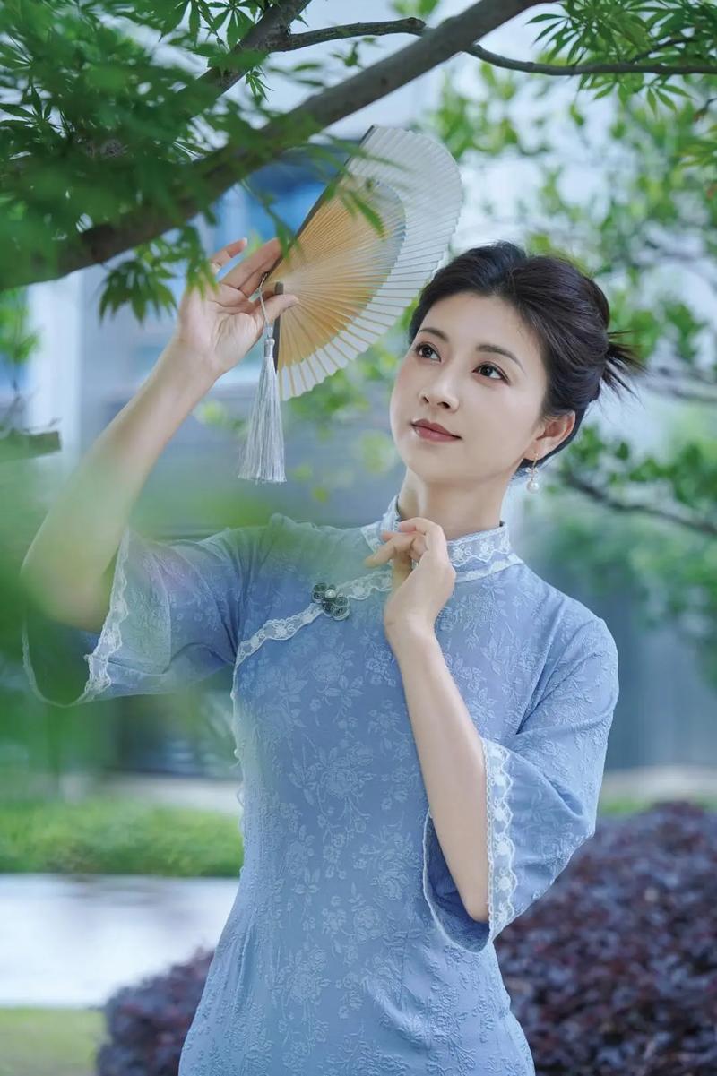 典雅端莊，如蘭綻放 斕曦（沈眉莊）商務合作邀約